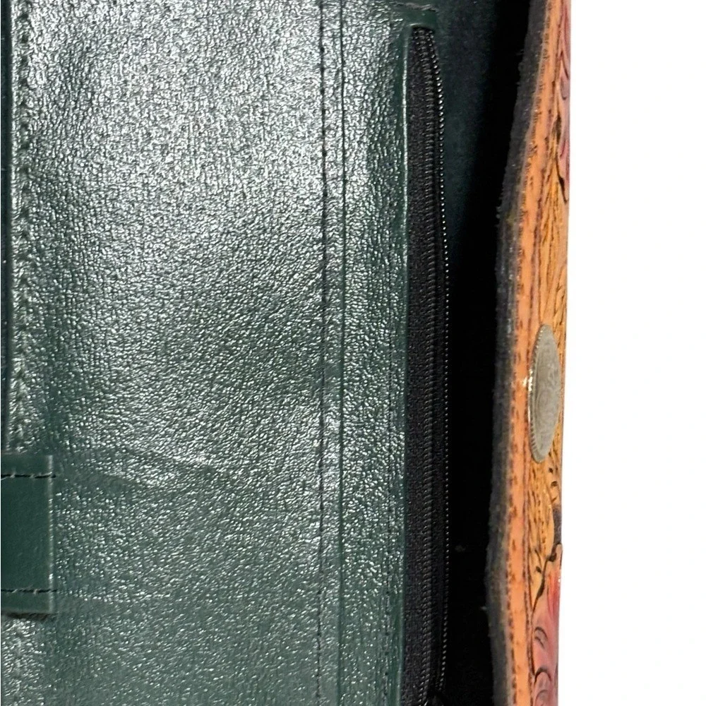 Floral Embossed Leather Wallet‎